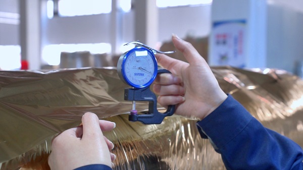 ホットラミネートフィルムの使用中に起こり得る問題の原因と解決策は何ですか?